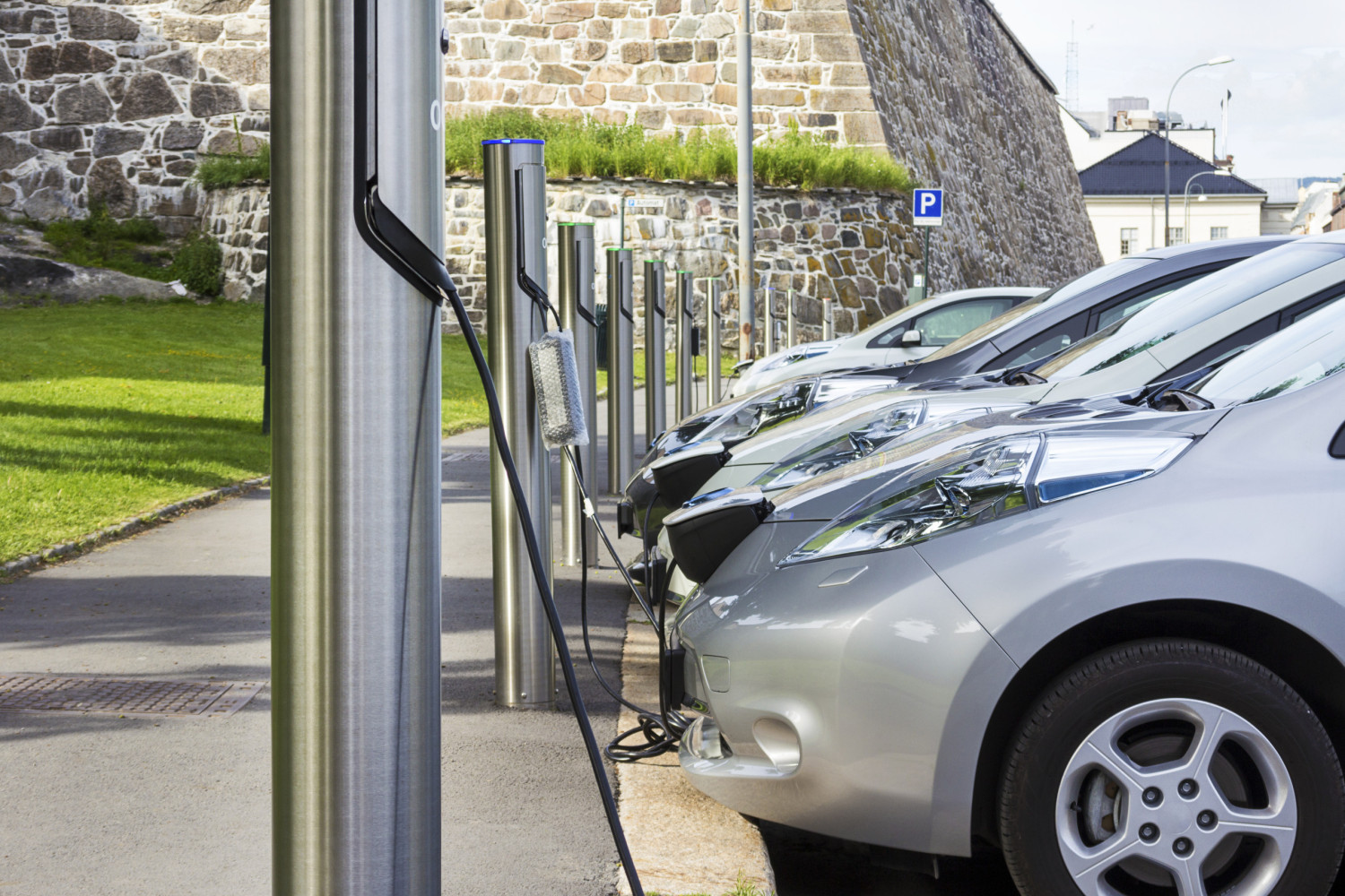 Mitigating the Impact of Electrification on Rates with Flexible Connection